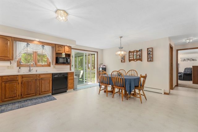 10 Barnstable Rd, Norfolk, MA 02056