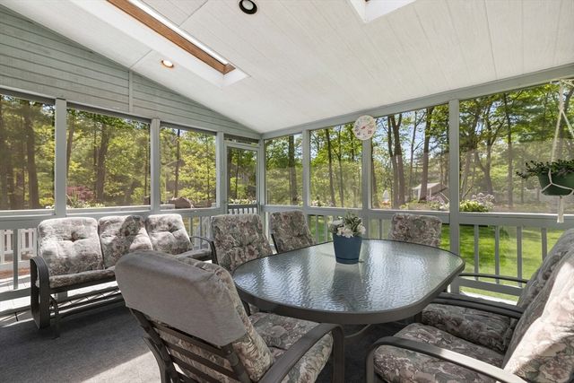 10 Barnstable Rd, Norfolk, MA 02056
