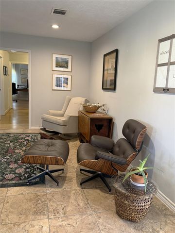 1002 Washington Street, Brenham, TX 77833