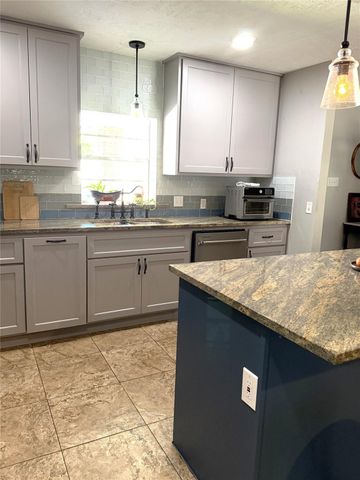 1002 Washington Street, Brenham, TX 77833