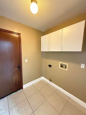 8326 CROSS TIMBERS Drive W, Jacksonville, FL 32244