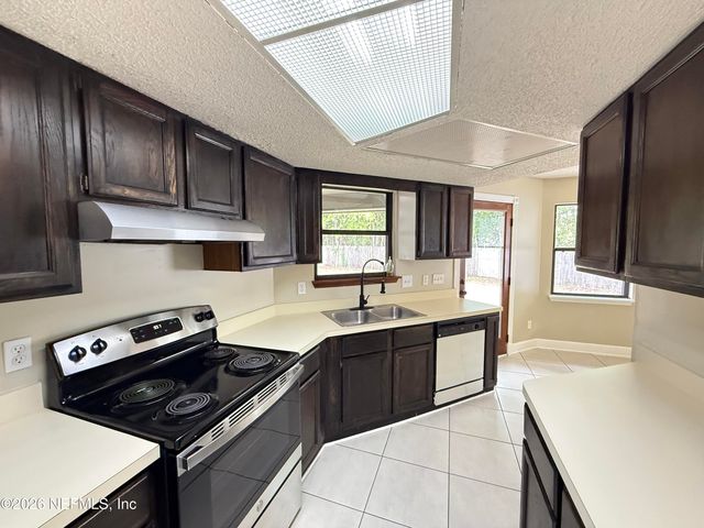 8326 CROSS TIMBERS Drive W, Jacksonville, FL 32244