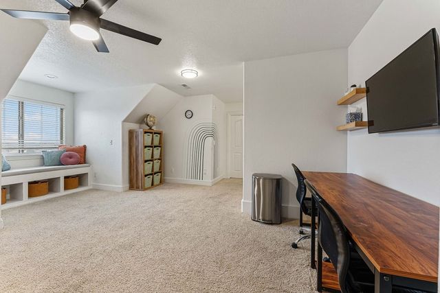 5079 S Strathmore Station Drive, Rogers, AR 72758