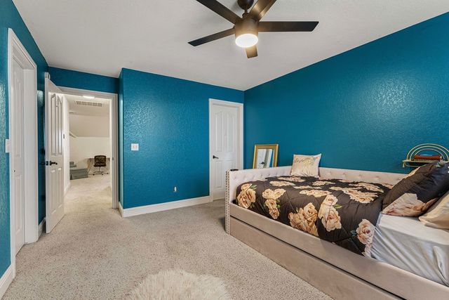 5079 S Strathmore Station Drive, Rogers, AR 72758