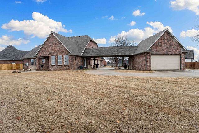 5079 S Strathmore Station Drive, Rogers, AR 72758