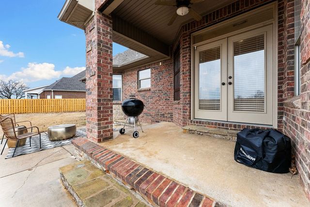 5079 S Strathmore Station Drive, Rogers, AR 72758