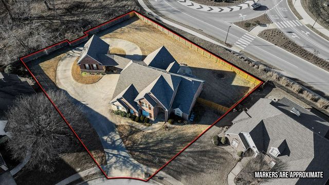 5079 S Strathmore Station Drive, Rogers, AR 72758