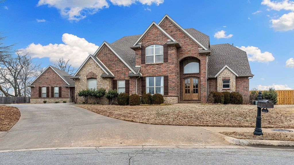 5079 S Strathmore Station Drive, Rogers, AR 72758