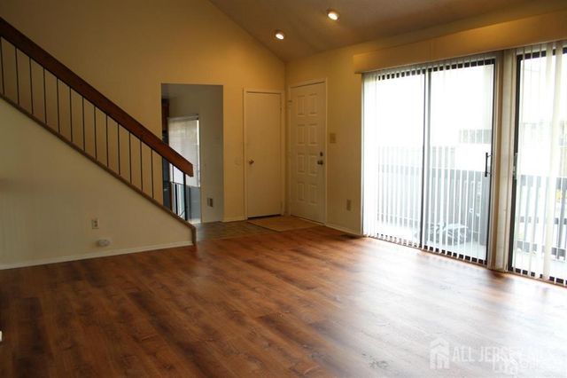 3 Westgate Drive, Edison, NJ 08820