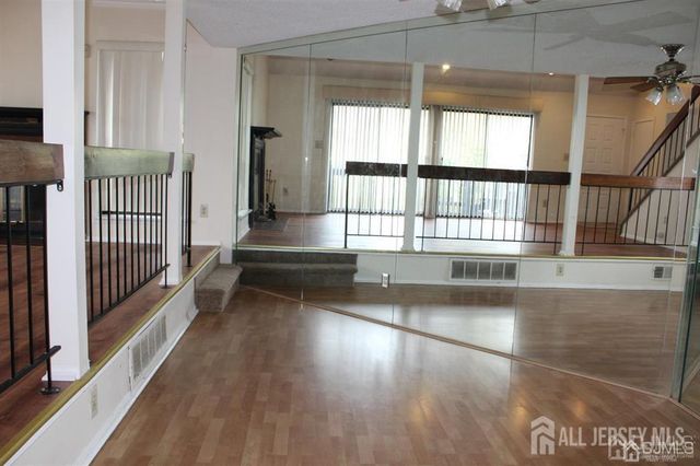 3 Westgate Drive, Edison, NJ 08820