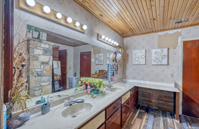 969 WALTER WHITE RANCH RD, Leakey, TX 78873