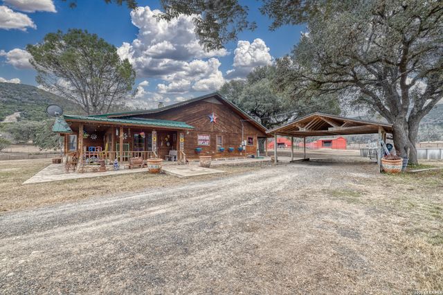 969 WALTER WHITE RANCH RD, Leakey, TX 78873
