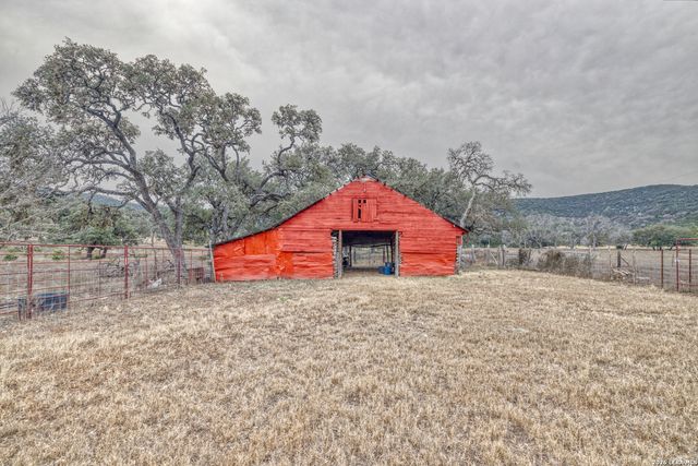 969 WALTER WHITE RANCH RD, Leakey, TX 78873
