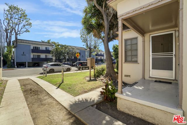 12609 Mitchell Avenue, Los Angeles, CA 90066