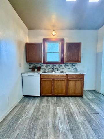 609 H Street, Bedford, IN 47421