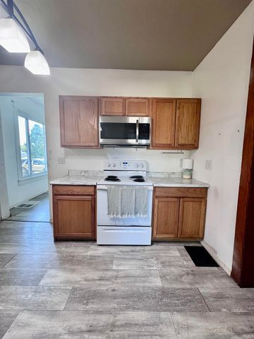 609 H Street, Bedford, IN 47421