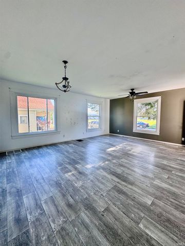 609 H Street, Bedford, IN 47421