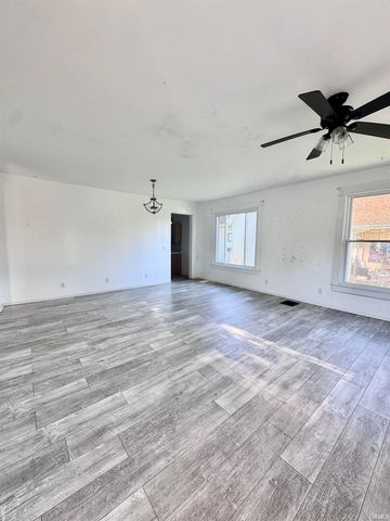 609 H Street, Bedford, IN 47421