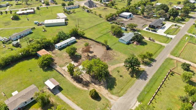 18069 Cindys Lane, Justin, TX 76247