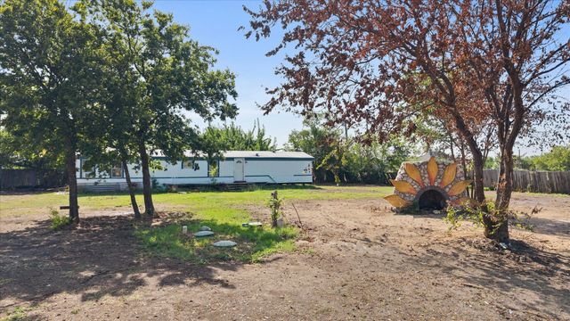 18069 Cindys Lane, Justin, TX 76247