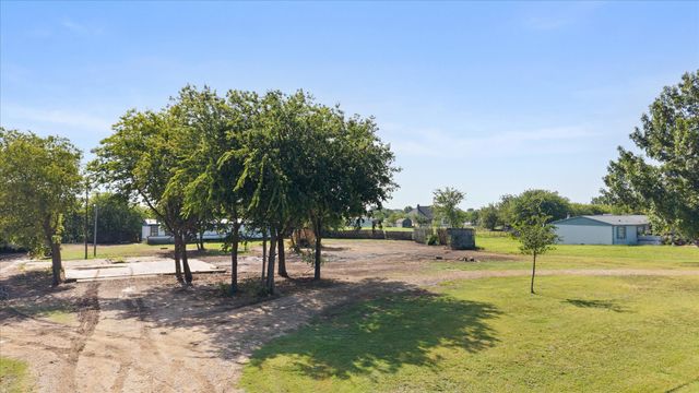 18069 Cindys Lane, Justin, TX 76247