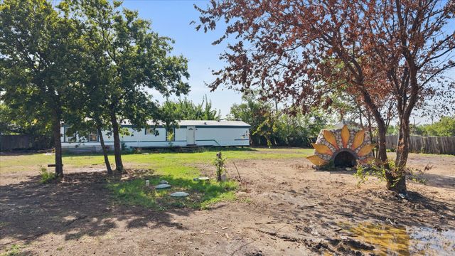 18069 Cindys Lane, Justin, TX 76247