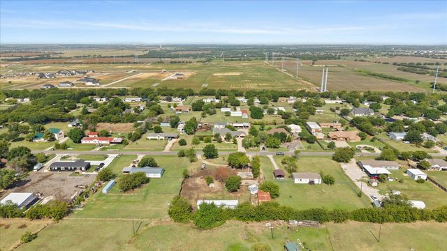 18069 Cindys Lane, Justin, TX 76247