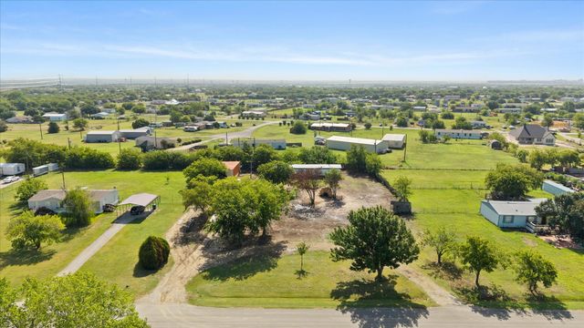 18069 Cindys Lane, Justin, TX 76247