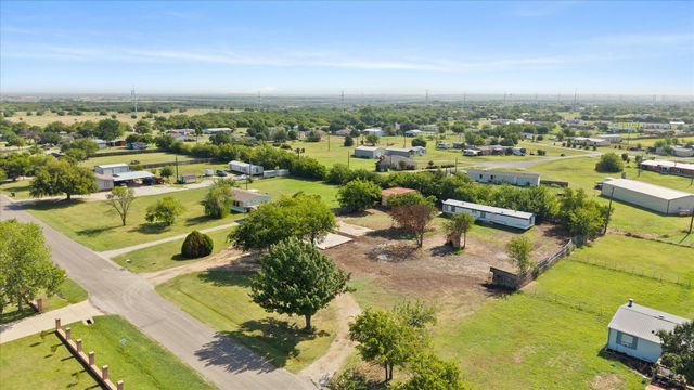 18069 Cindys Lane, Justin, TX 76247