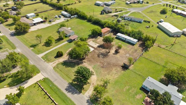 18069 Cindys Lane, Justin, TX 76247
