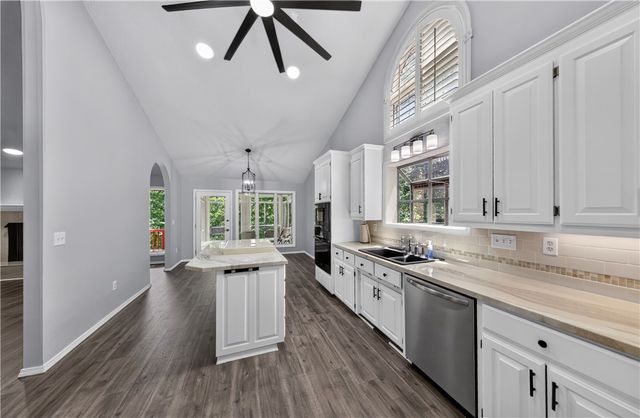 15 Breton Way, Bella Vista, AR 72715