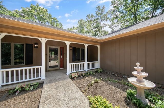 15 Breton Way, Bella Vista, AR 72715