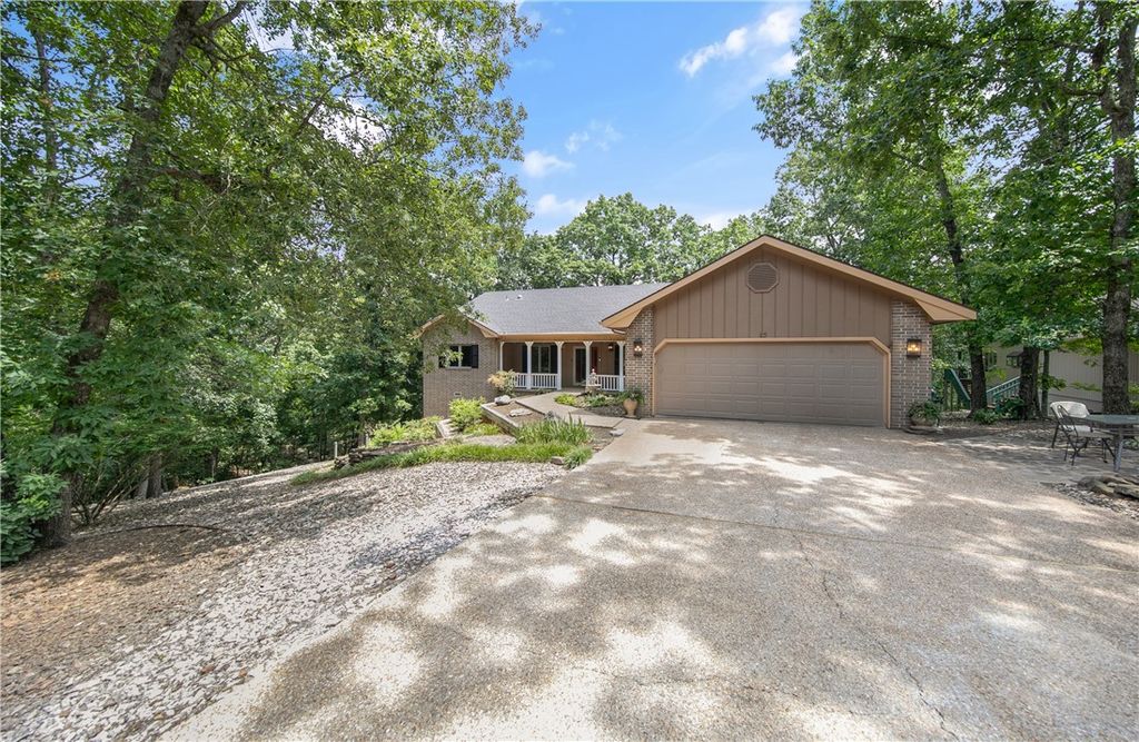 15 Breton Way, Bella Vista, AR 72715