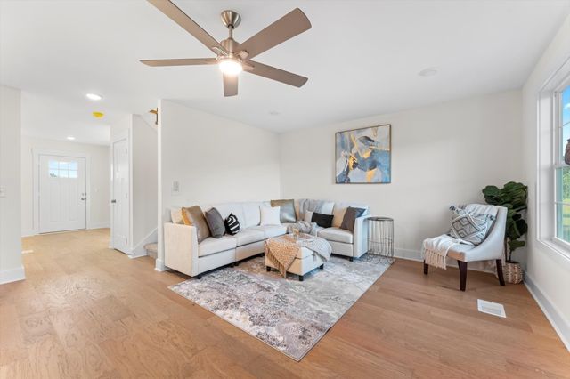 1588 Collins View Way, Clarksville, TN 37043