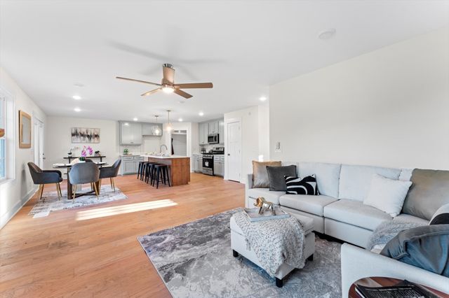 1588 Collins View Way, Clarksville, TN 37043