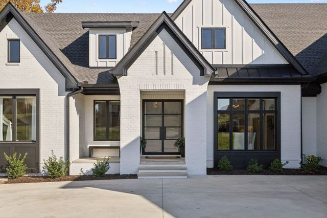 344 Raintree Dr, Hendersonville, TN 37075