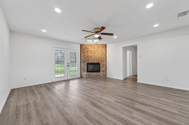 26522 Hillside Drive, Spring, TX 77386