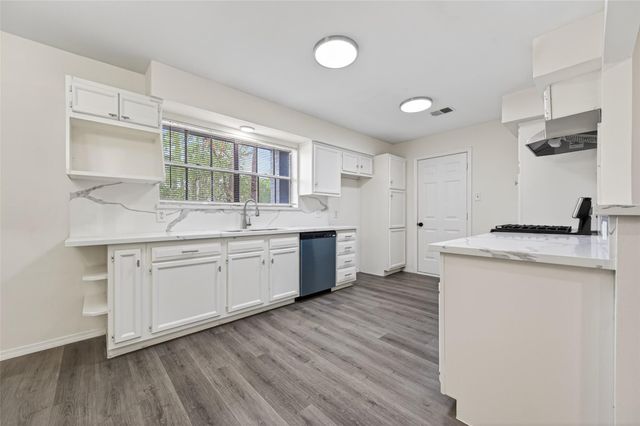 26522 Hillside Drive, Spring, TX 77386