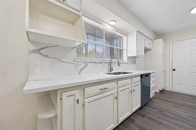 26522 Hillside Drive, Spring, TX 77386