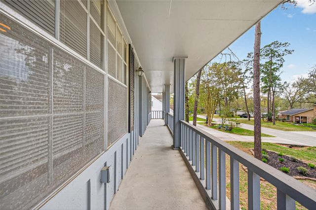 26522 Hillside Drive, Spring, TX 77386