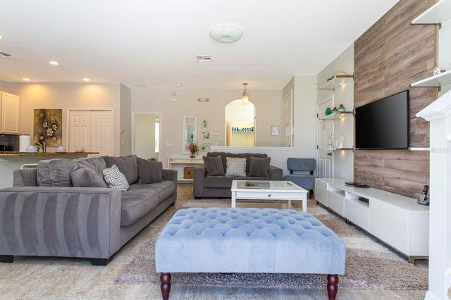 900 LAS FUENTES DRIVE, Kissimmee, FL 34746