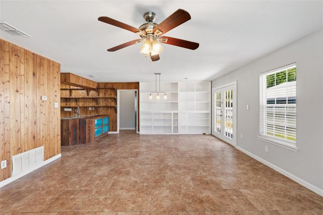 7000 Shannon DR, Austin, TX 78724