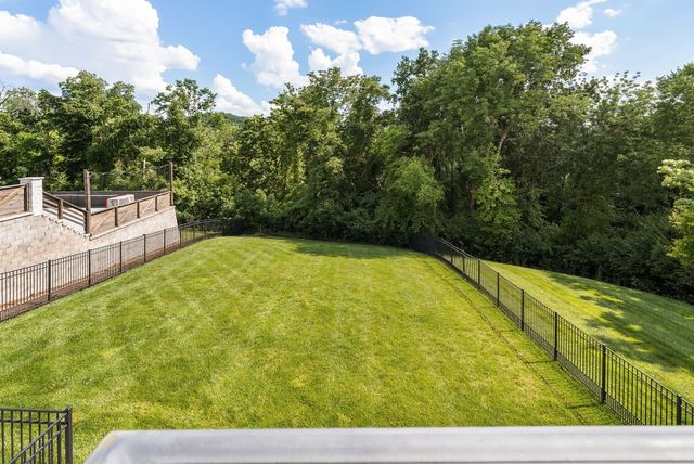 215 La Vista Dr, Nashville, TN 37215
