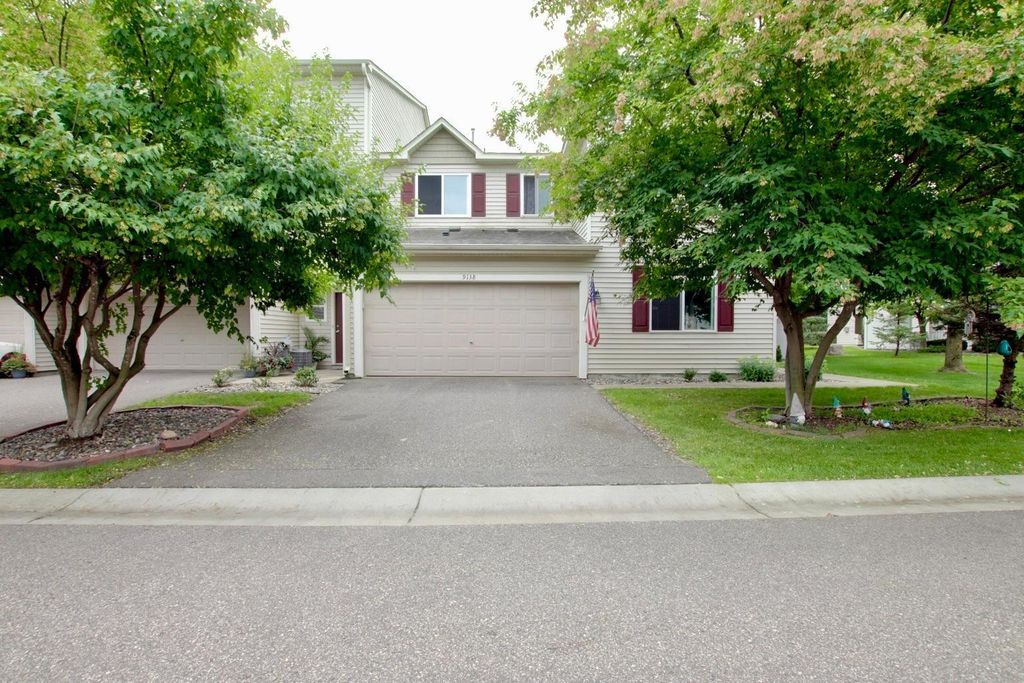 9138 Comstock Lane N, Maple Grove, MN 55311