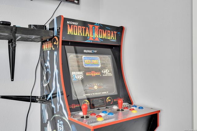 704 Cuney, San Antonio, TX 78210