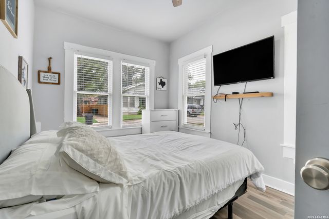 704 Cuney, San Antonio, TX 78210