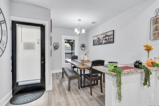 704 Cuney, San Antonio, TX 78210