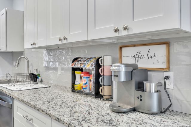 704 Cuney, San Antonio, TX 78210