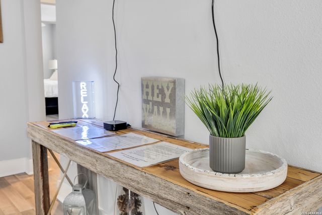 704 Cuney, San Antonio, TX 78210