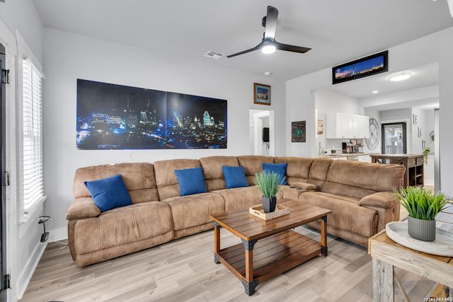 704 Cuney, San Antonio, TX 78210